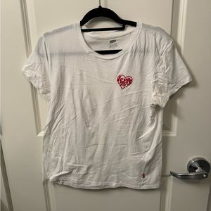 Levi’s t shirt